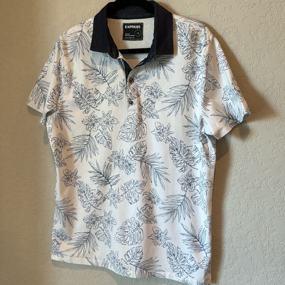 Men’s Express stretch moisture wicking floral polo shirt. Large. Gently used
